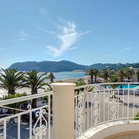 Azure Mare آغيوس غيوريوس باغون